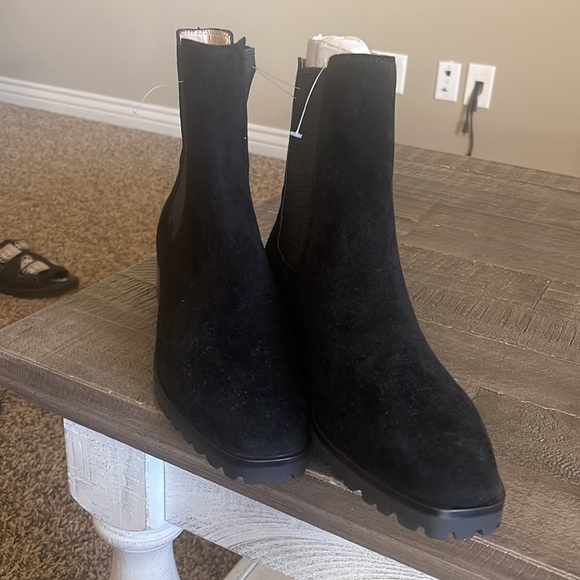 Ann Taylor Suede Flat Chelsea Booties - Picture 5 of 9